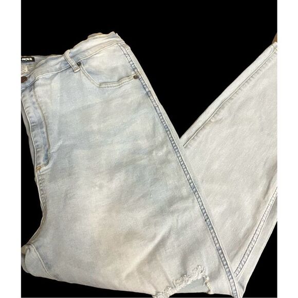 Fashion Nova Stretch Jeans / SZ: 22 - Picture 1 of 6